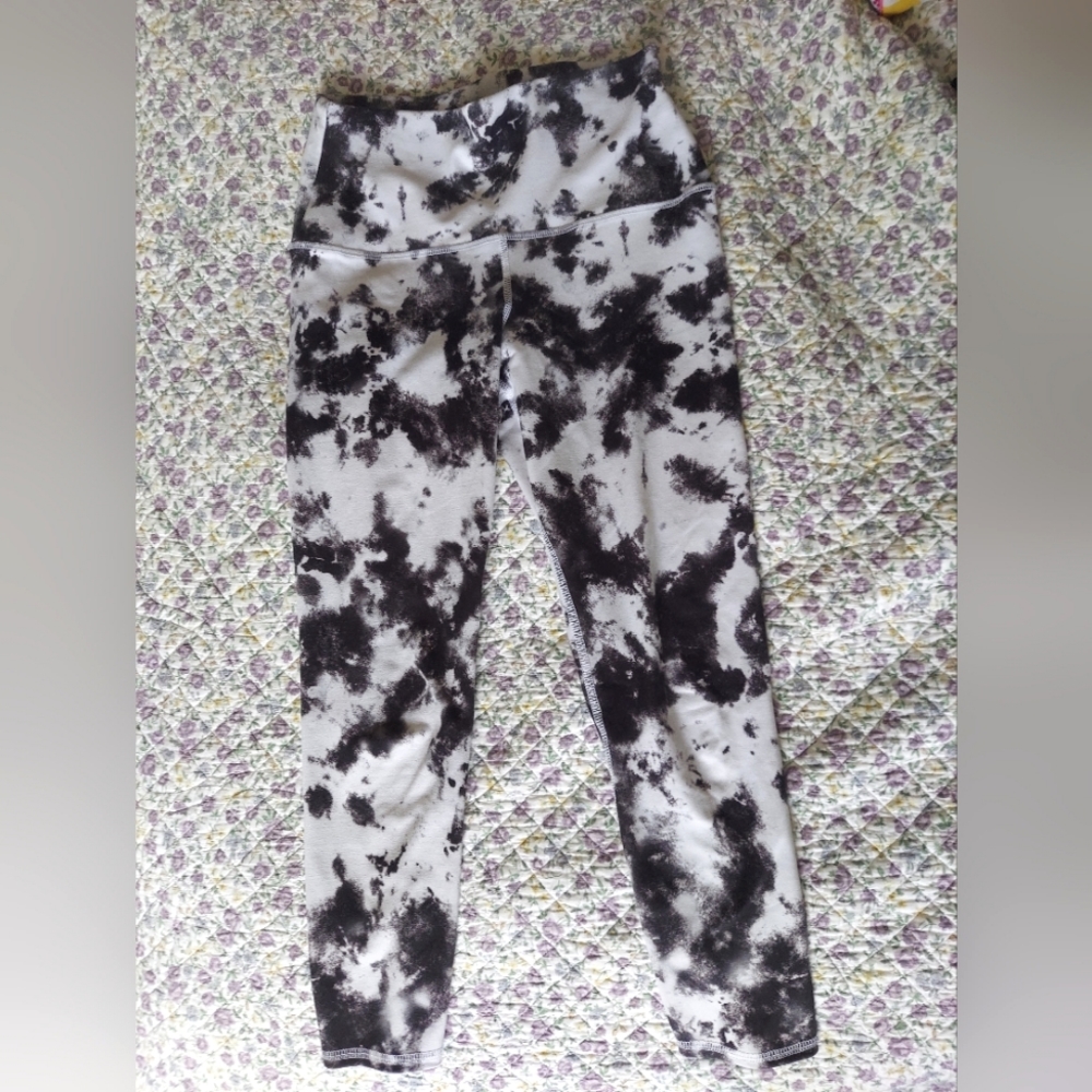 Evolution & Creation Mia Leggings Exercise Pants Black and White